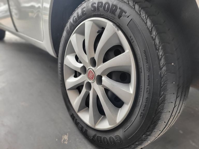 Fiat Idea ESSENCE 1.6 Flex 16V 5p