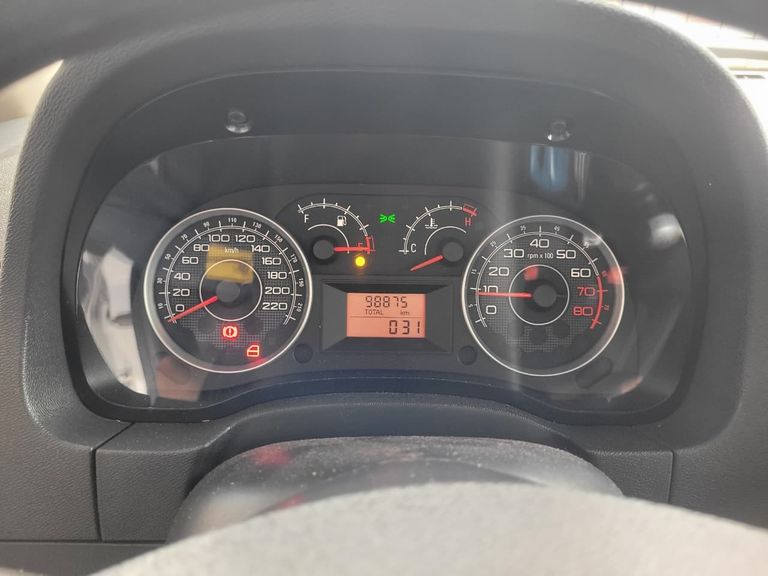Fiat Idea ESSENCE 1.6 Flex 16V 5p