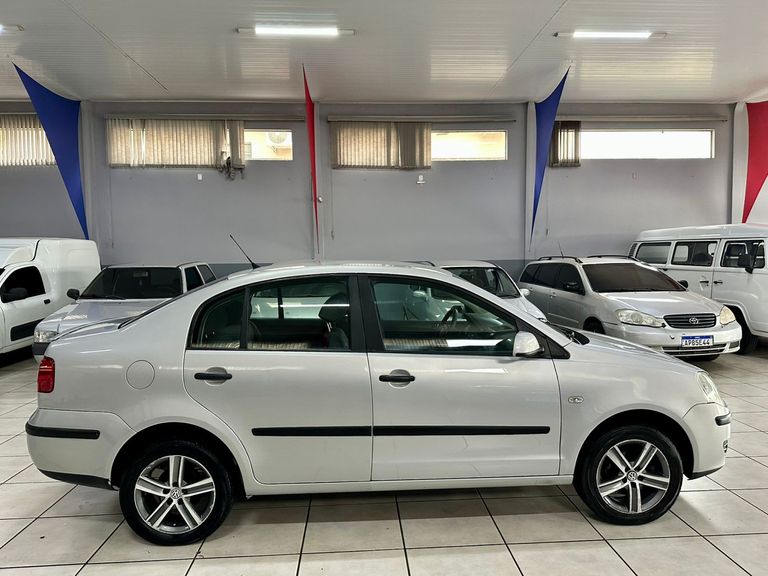 VolksWagen Polo Sedan 1.6 Mi Total Flex 8V 4p