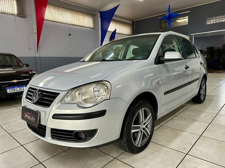 VolksWagen Polo Sedan 1.6 Mi Total Flex 8V 4p