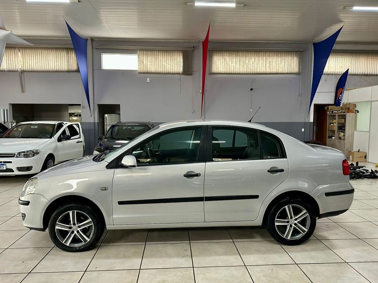 VolksWagen Polo Sedan 1.6 Mi Total Flex 8V 4p