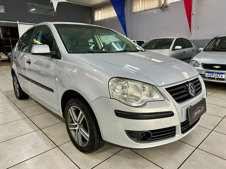 VolksWagen Polo Sedan 1.6 Mi Total Flex 8V 4p