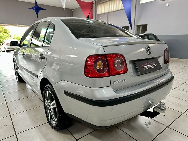 VolksWagen Polo Sedan 1.6 Mi Total Flex 8V 4p