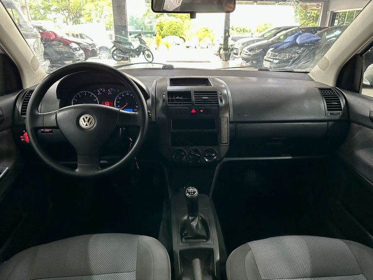 VolksWagen Polo Sedan 1.6 Mi Total Flex 8V 4p