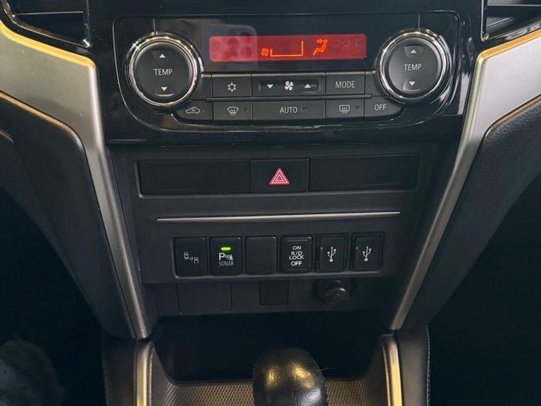 Mitsubishi L200 Triton Sport HPE-S 2.4 CD Dies. Aut