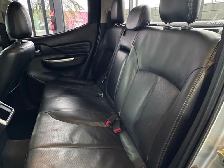 Mitsubishi L200 Triton Sport HPE-S 2.4 CD Dies. Aut