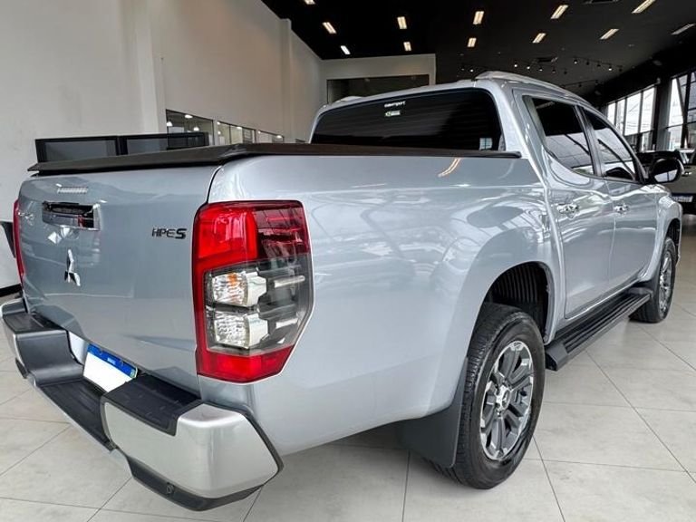 Mitsubishi L200 Triton Sport HPE-S 2.4 CD Dies. Aut