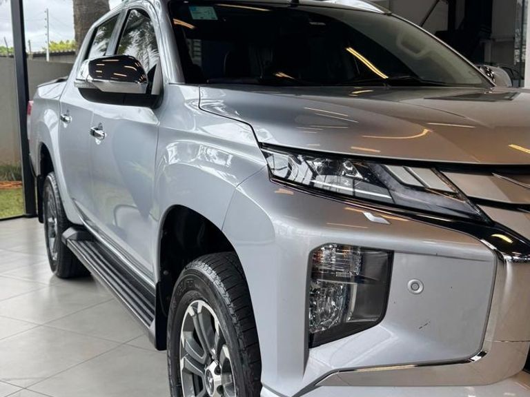 Mitsubishi L200 Triton Sport HPE-S 2.4 CD Dies. Aut