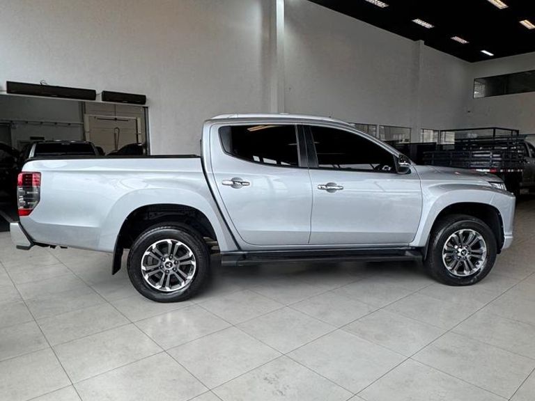 Mitsubishi L200 Triton Sport HPE-S 2.4 CD Dies. Aut