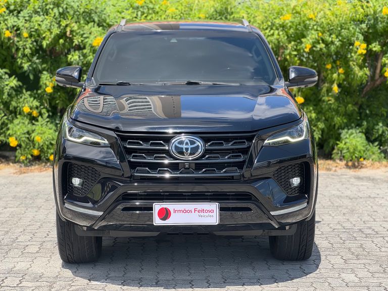 Toyota Hilux SW4 SRX 4x4 2.8 TDI 16V Dies. Aut.