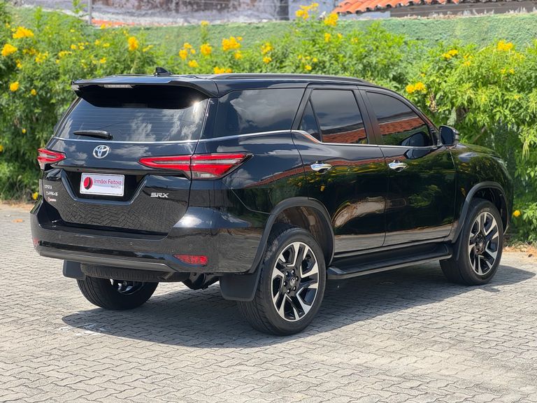 Toyota Hilux SW4 SRX 4x4 2.8 TDI 16V Dies. Aut.