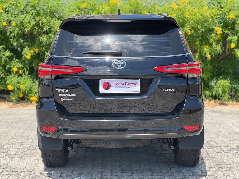 Toyota Hilux SW4 SRX 4x4 2.8 TDI 16V Dies. Aut.