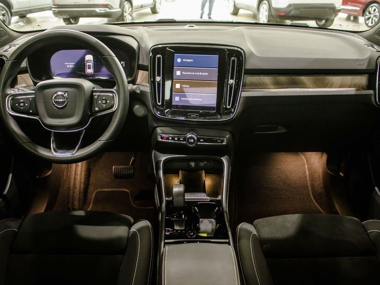 Volvo XC 40 Recharge Plus (Elétrico)