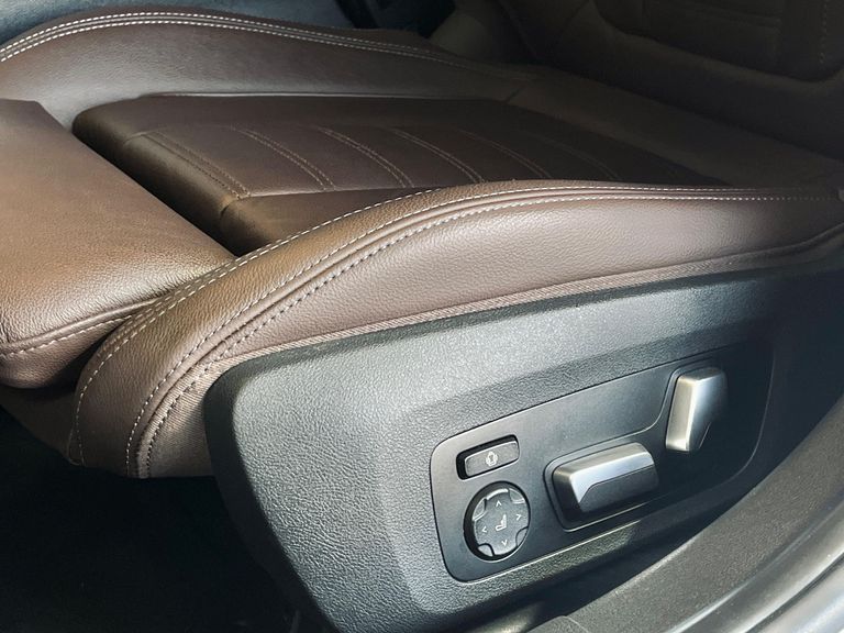 BMW 330e M Sport 2.0 Turbo Aut. (Híbrido)