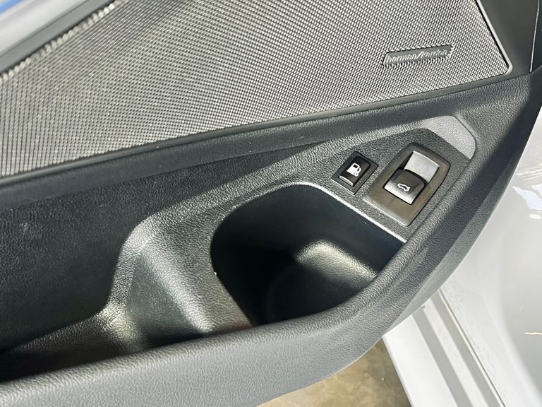 BMW 330e M Sport 2.0 Turbo Aut. (Híbrido)