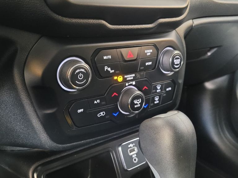 Jeep Renegade Longitude 1.8 4x2 Flex 16V Aut.