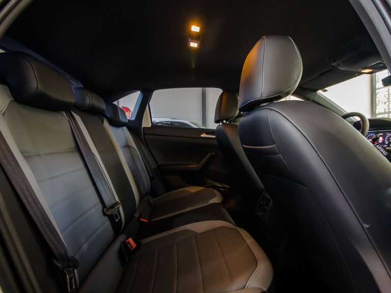 VolksWagen Nivus Highline 1.0 200 TSI Flex Aut.