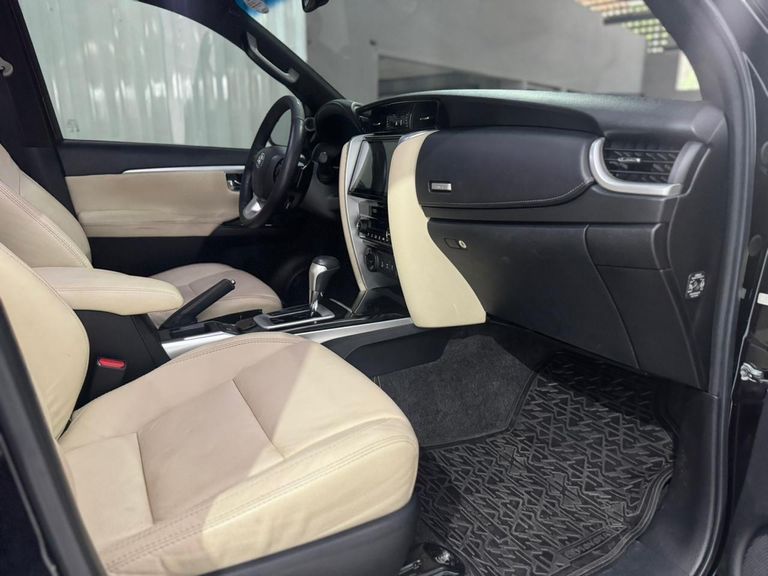 Toyota Hilux SW4 SRX 4x4 4.0 V6 24V Aut.