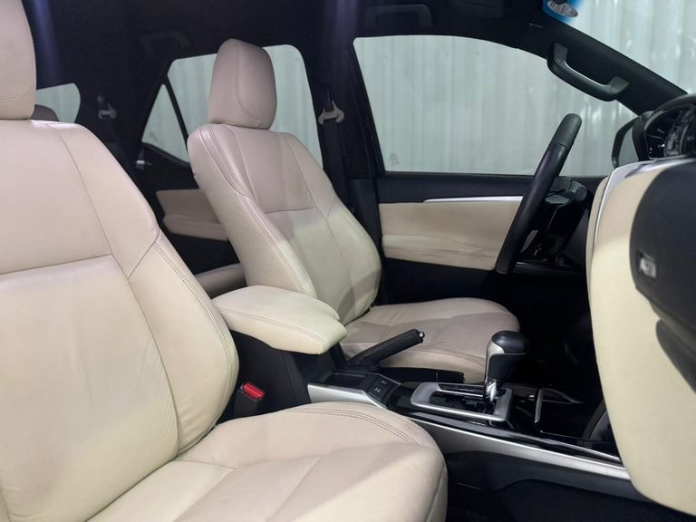 Toyota Hilux SW4 SRX 4x4 4.0 V6 24V Aut.