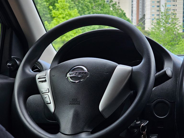 Nissan VERSA V-DRIVE PLUS 1.6 16V Flex Aut.