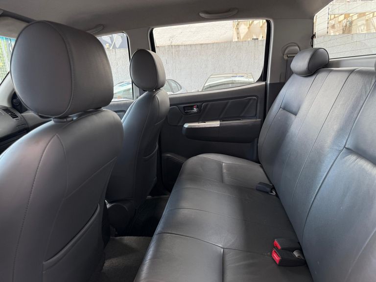 Toyota Hilux CD SRV D4-D 4x4 3.0 TDI Diesel Aut