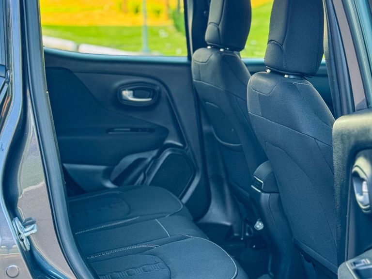 Jeep Renegade Sport T270 1.3 TB 4x2 Flex Aut.