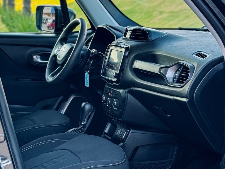 Jeep Renegade Sport T270 1.3 TB 4x2 Flex Aut.