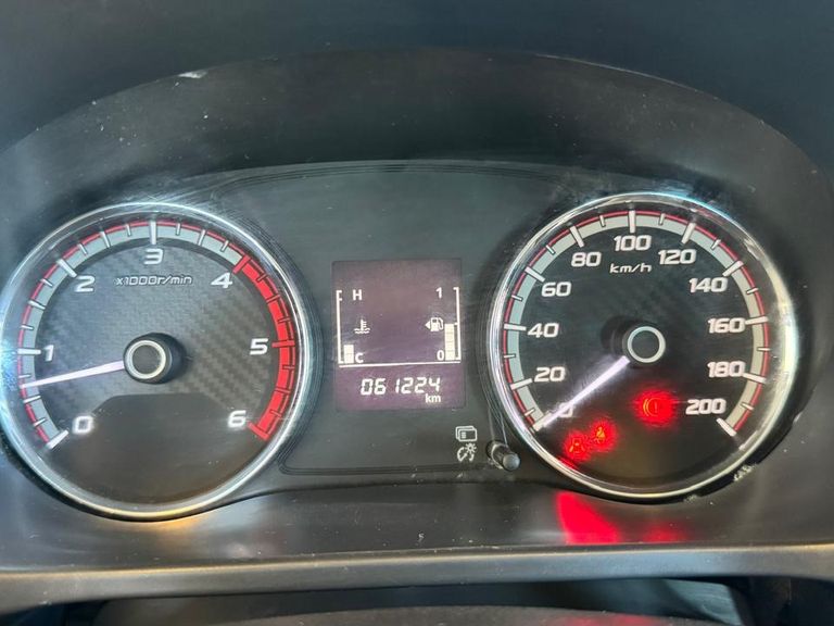 Mitsubishi L200 Tri. Outd. GLX 2.4 CD 4x4 Die. Mec.