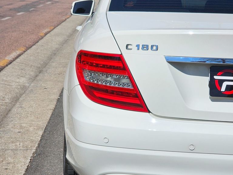 Mercedes C-180 CGI Classic 1.8 16V 156cv Aut.