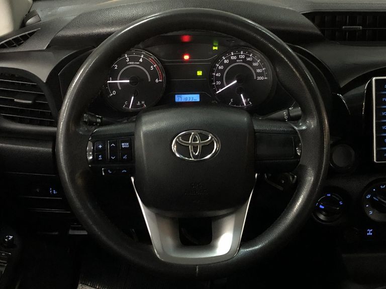 Toyota Hilux CD 4x4 2.8 Diesel Mec.