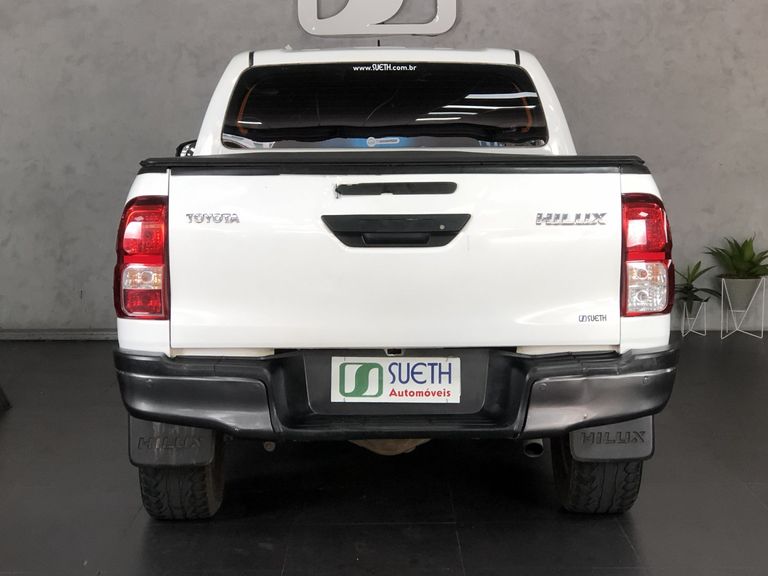 Toyota Hilux CD 4x4 2.8 Diesel Mec.