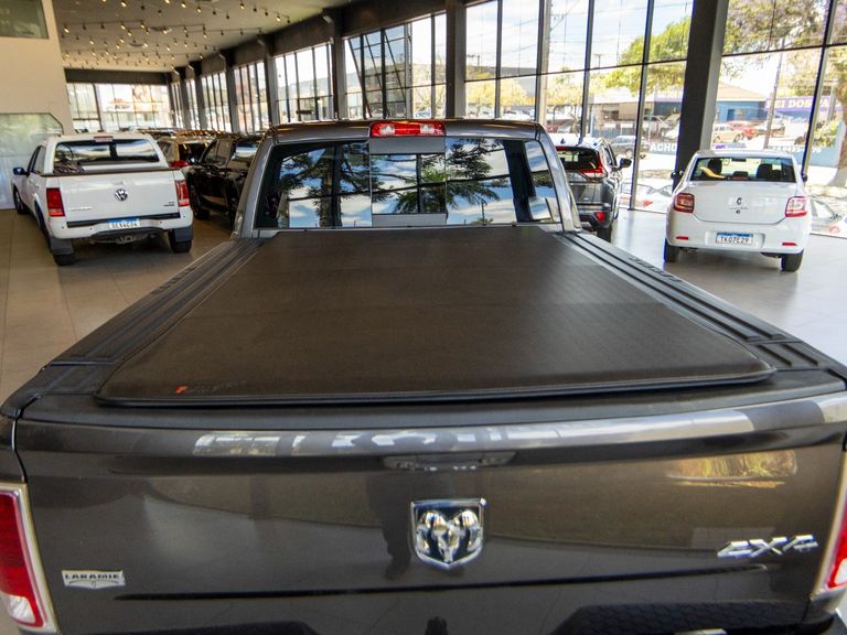 Dodge Ram 2500 LARAMIE 6.7 TDI CD 4x4 Dies