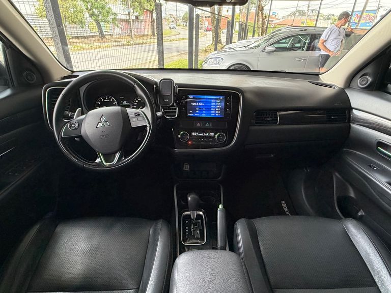 Mitsubishi OUTLANDER 2.0 16V 160cv Aut.