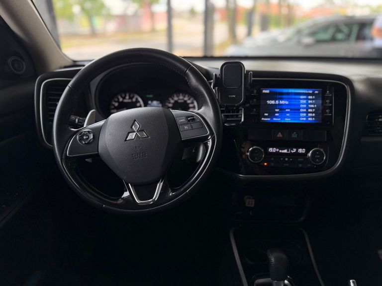 Mitsubishi OUTLANDER 2.0 16V 160cv Aut.