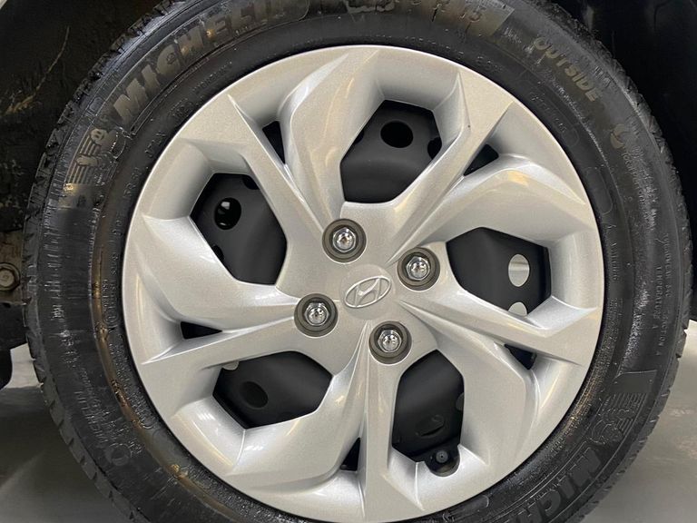 Hyundai HB20S Comfort Plus 1.0 Flex 12V Mec.