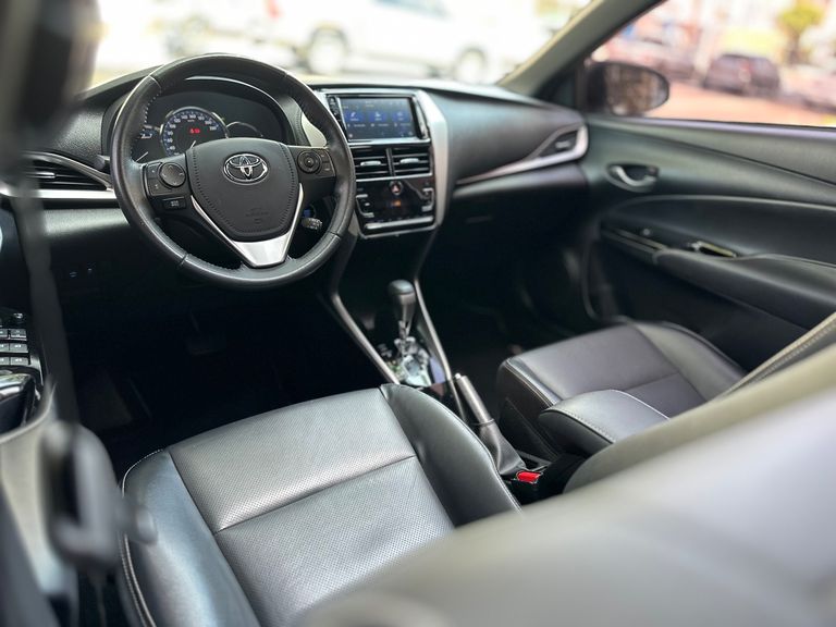 Toyota YARIS XLS Connect 1.5 Flex 16V 5p Aut.