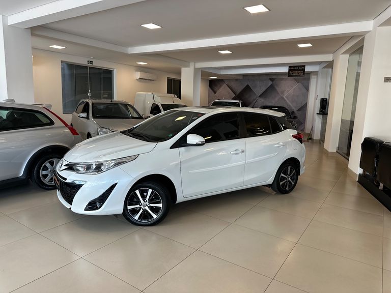 Toyota YARIS XLS Connect 1.5 Flex 16V 5p Aut.