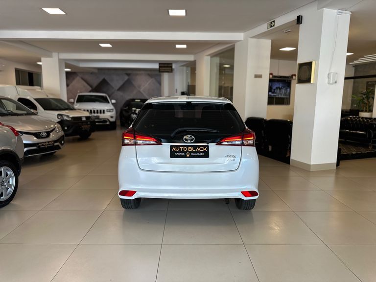 Toyota YARIS XLS Connect 1.5 Flex 16V 5p Aut.