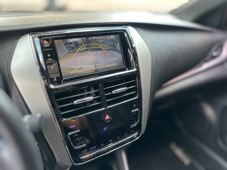 Toyota YARIS XLS Connect 1.5 Flex 16V 5p Aut.