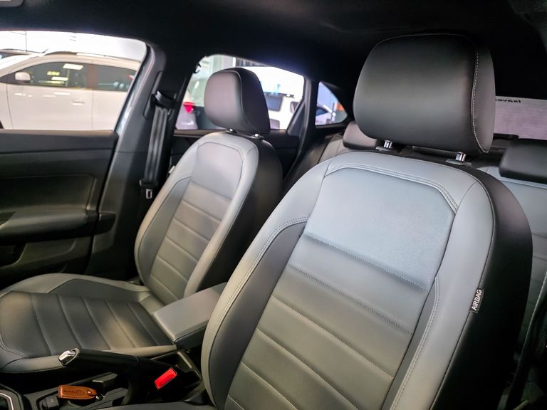 VolksWagen Nivus Highline 1.0 200 TSI Flex Aut.