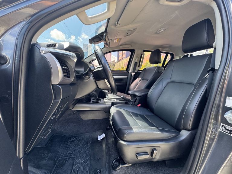 Toyota Hilux CD SRX 4x4 2.8 TDI 16V Diesel Aut.