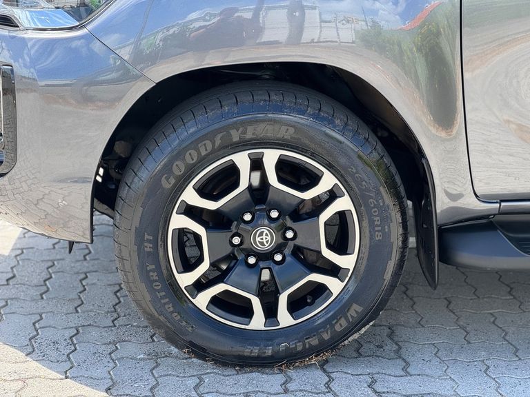 Toyota Hilux CD SRX 4x4 2.8 TDI 16V Diesel Aut.