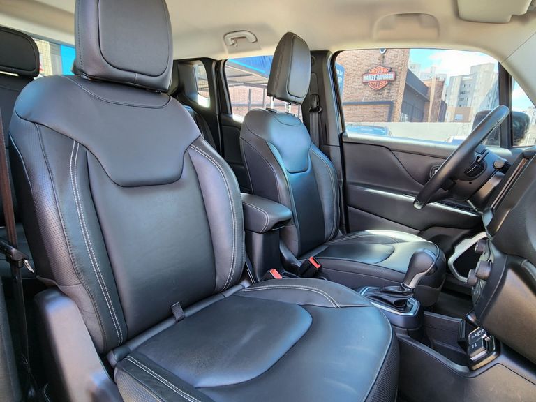 Jeep Renegade Longitude 1.8 4x2 Flex 16V Aut.