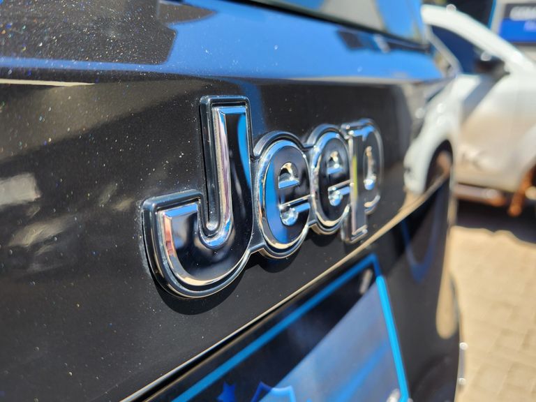 Jeep Renegade Longitude 1.8 4x2 Flex 16V Aut.