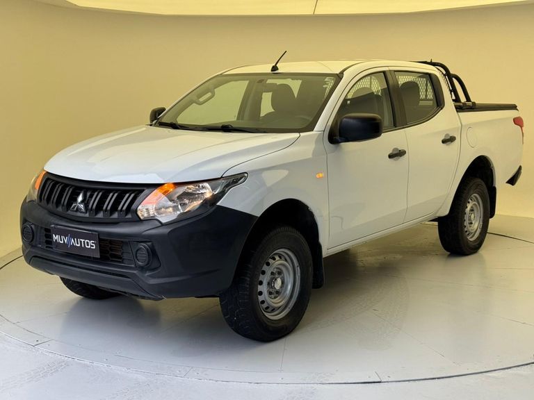 Mitsubishi L200 Tri. Outd. GLX 2.4 CD 4x4 Die. Mec.