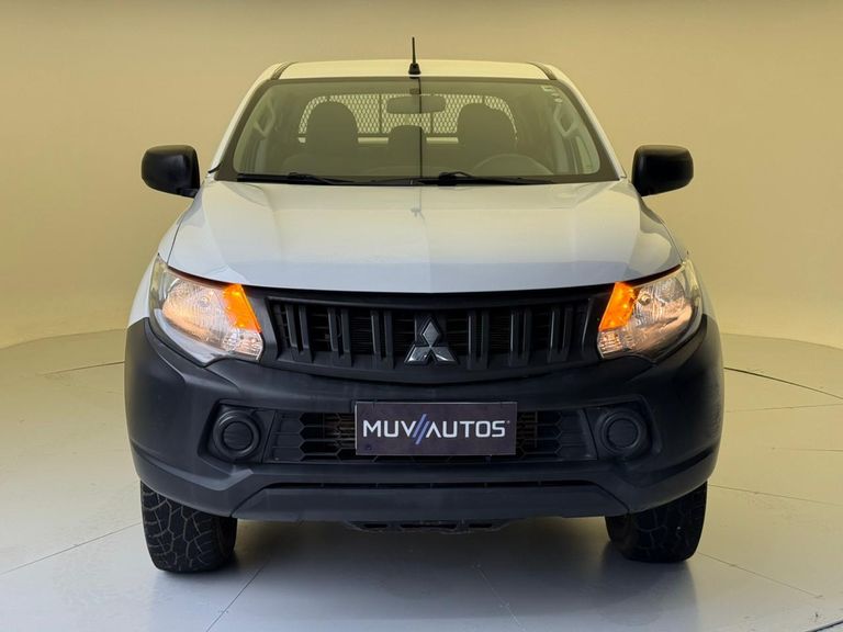 Mitsubishi L200 Tri. Outd. GLX 2.4 CD 4x4 Die. Mec.