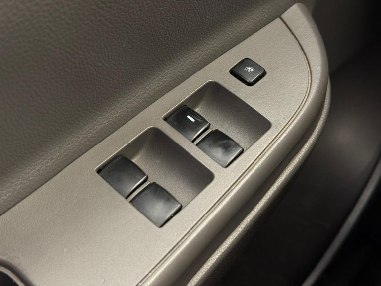 Mitsubishi L200 Tri. Outd. GLX 2.4 CD 4x4 Die. Mec.