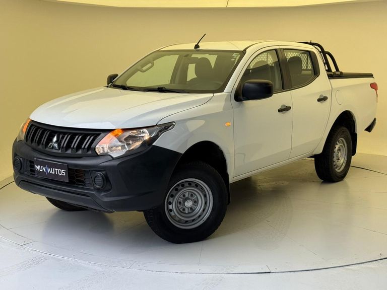 Mitsubishi L200 Tri. Outd. GLX 2.4 CD 4x4 Die. Mec.