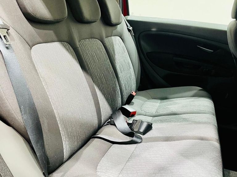 Fiat Punto ESSENCE Dualogic 1.6 Flex 16V 5p