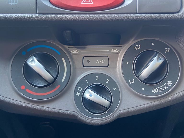 Toyota ETIOS XLS Sedan 1.5 Flex 16V 4p Mec.